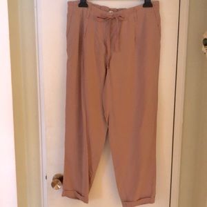 Ann Taylor loft beautiful cropped pants with pockets